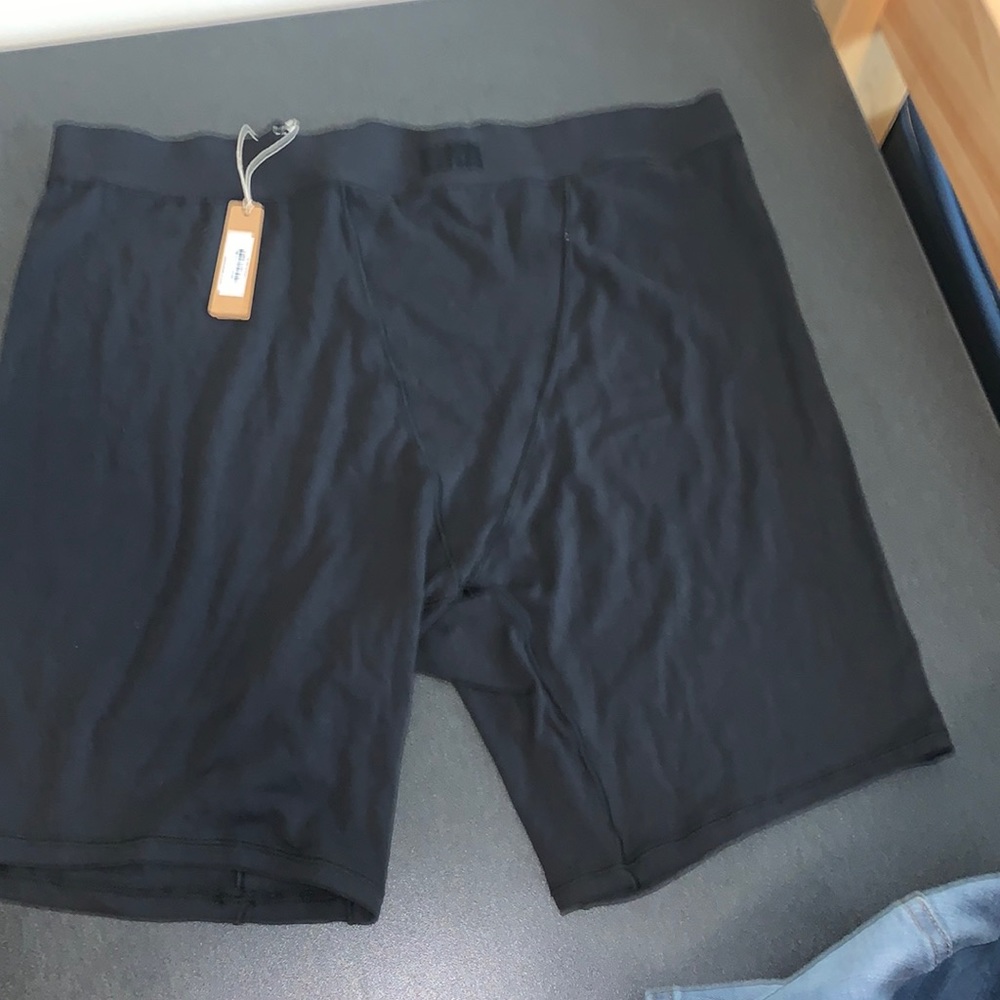 Brand new black skims shorts black very comfortable never worn